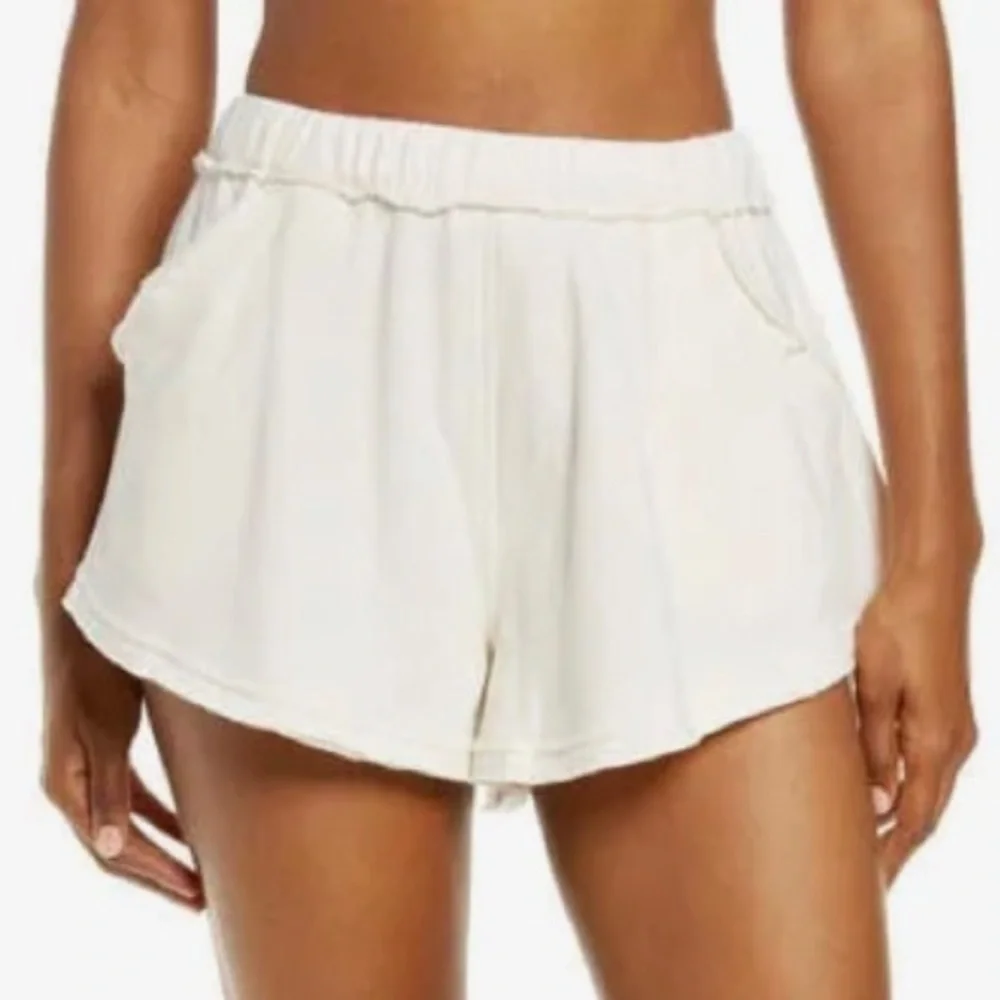 💫 FREE PEOPLE® The Way You Move Shorts Size XS Ivory NWT